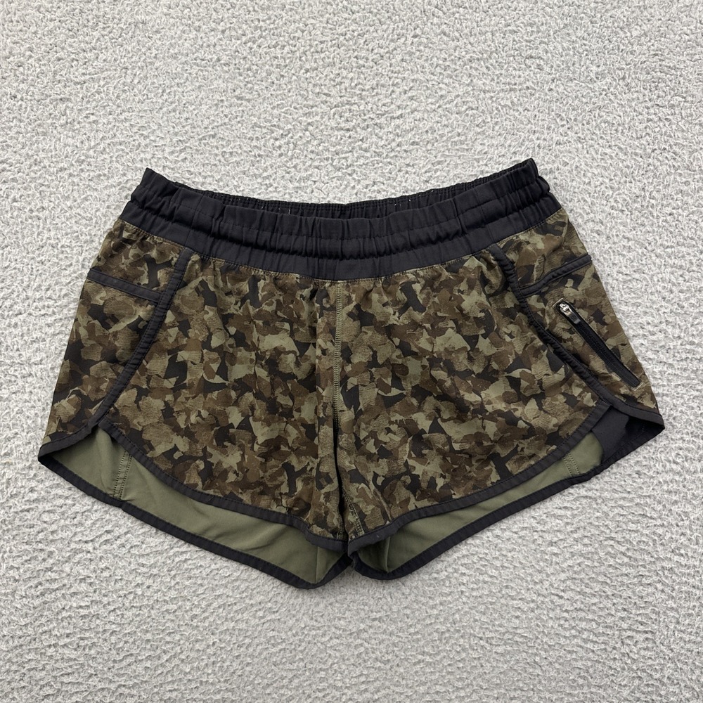 Lululemon Tracker Shorts Low Rise 4" Green Camo Athletic Athleisure Women's 8